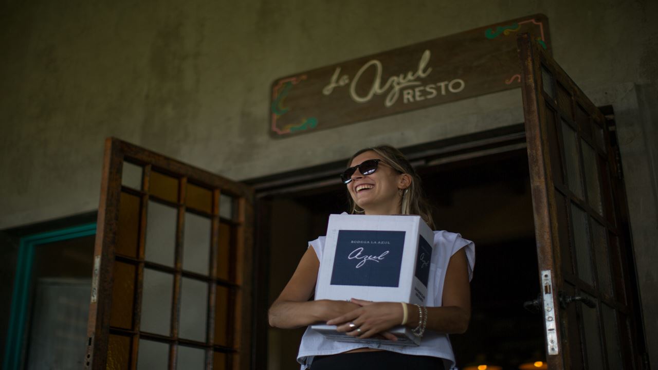 Wine Tour And Tasting At La Azul Boutique Winery (4)