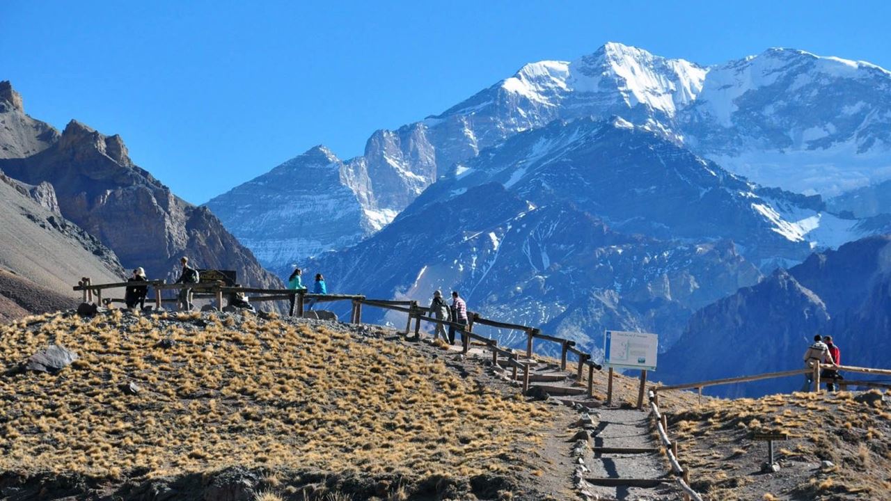 Trekking In Aconcagua Provincial Park (2)